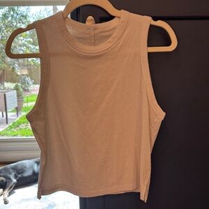 Lululemon Sleeveless Cream cropped tank